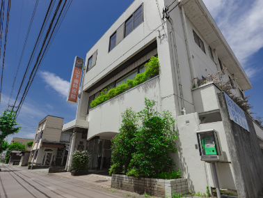 【長岡駅東口から車で8分】歯周病を中心に、治療から予防まで相談しやすい山下歯科医院