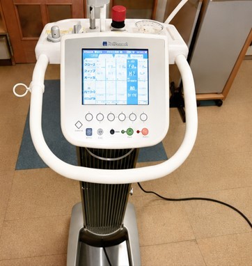 根管内部をより清潔な状態へ整えるため、レーザーを活用した治療に取り組んでいます。