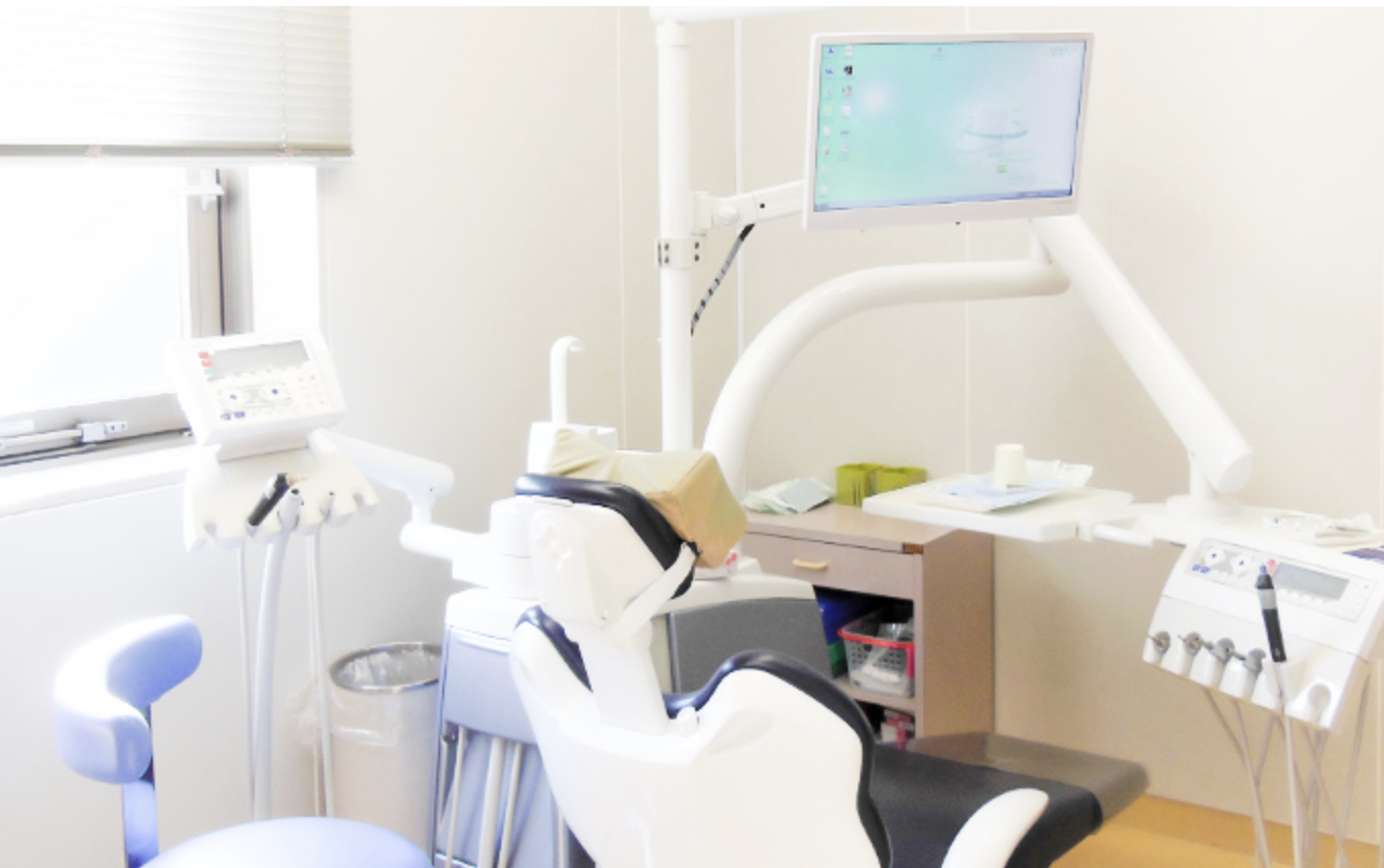 インプラント治療の臨床経験が豊富な専門医が、最先端の質の高い治療を提供