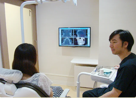 患者様とコミュニケーションをとり治療をおこなっていきます