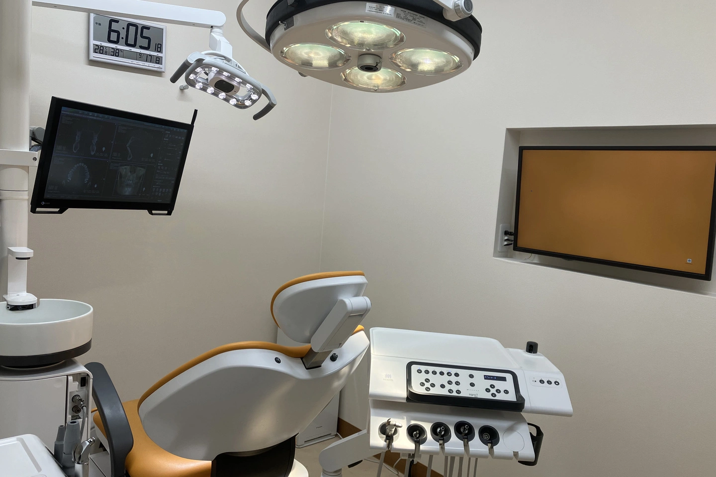 手術専用設備を完備し、安心して受けられる親知らずの抜歯