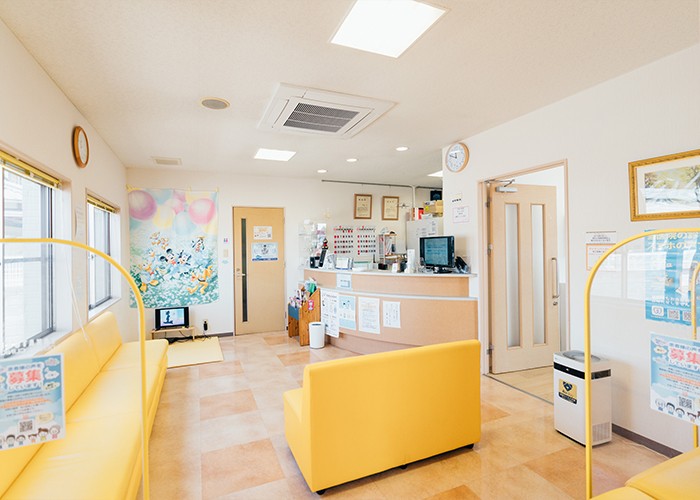患者様がしっかり噛んで食事を楽しみ、口を大きく開けて笑える毎日を支えることを理念に掲げています。