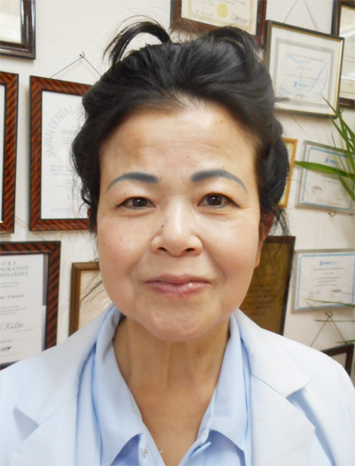 院長の筒井　左絵