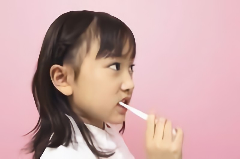 まずは歯磨きトレーニングから始めましょう