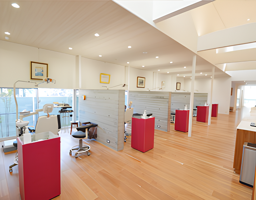 ①待合室　②診察室　③カウンセリングルーム