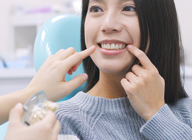 口元のケアで自然な笑顔を取り戻します。