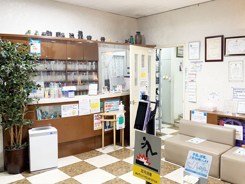 【柳児童公園バス停 徒歩6分】幅広い診療と完全予約制で対応するあらさき歯科クリニック