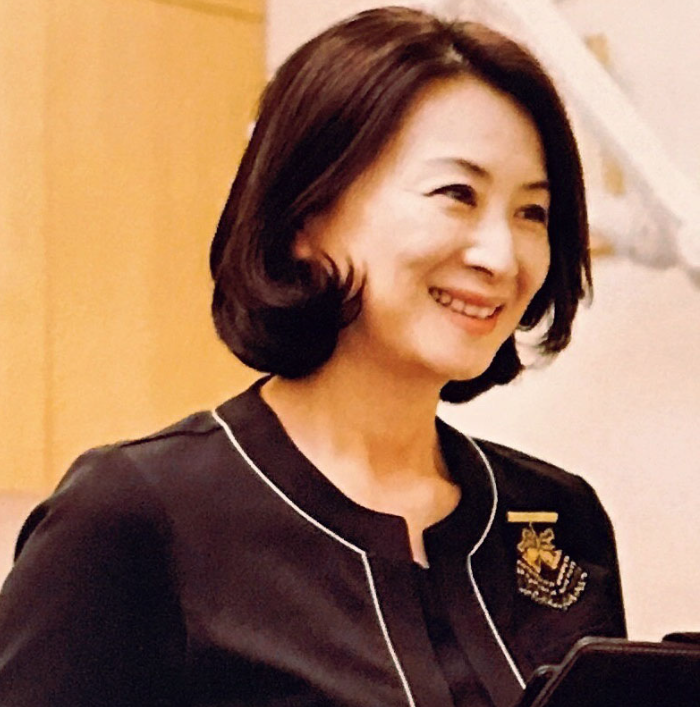 院長の小島　理沙