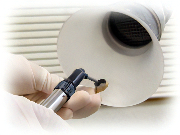 ①クリニック外観②無痛治療③口腔外大型バキューム