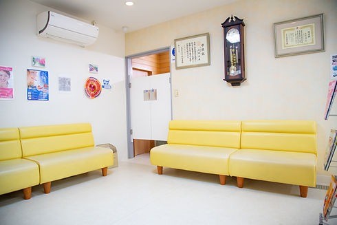 ①受付　②待合室　③診療室