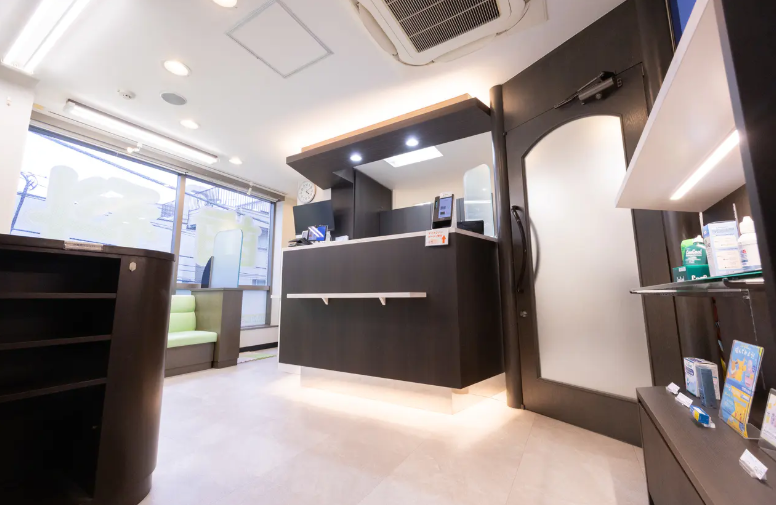 【本八幡駅徒歩2分】【入れ歯に精通】幅広い診療で地域に寄り添う ささがわ歯科クリニック