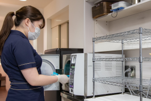 【浜松駅徒歩13分・駐車場完備】先を見据えた治療を実践するスギヤマ歯科クリニック