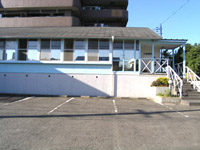 ①医院外観②駐車場③レントゲン