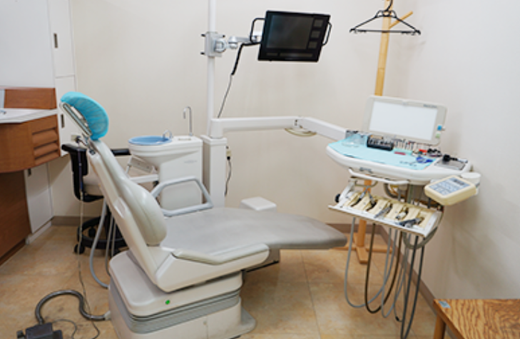 【鹿児島市電2系統高見馬場駅から約86m徒歩1分】【歯周病専門医 在籍】歯周病予防から歯周組織再生療法まで痛みや腫れの少ない歯周病治療を提供