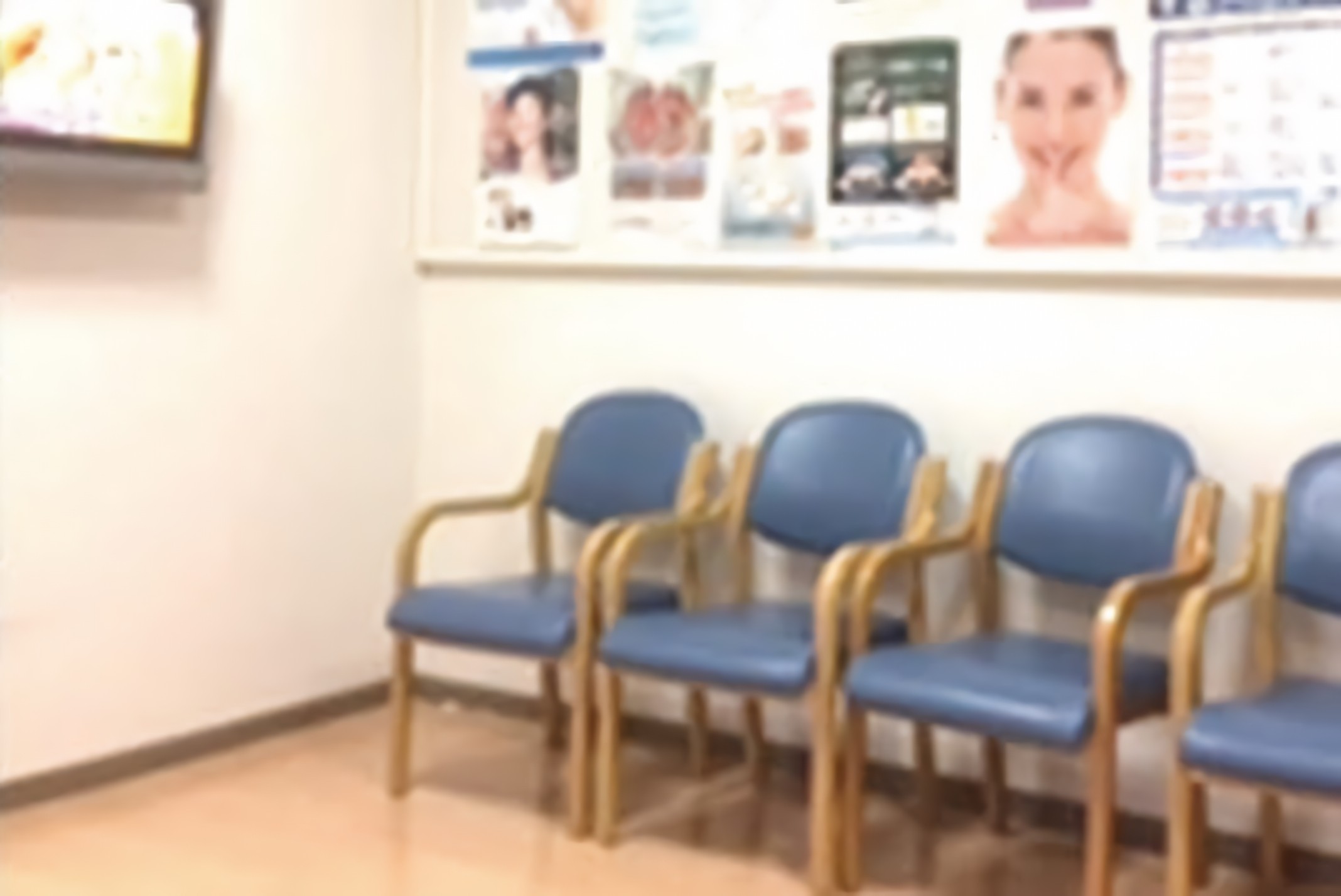 ①医院入口②待合室③受付