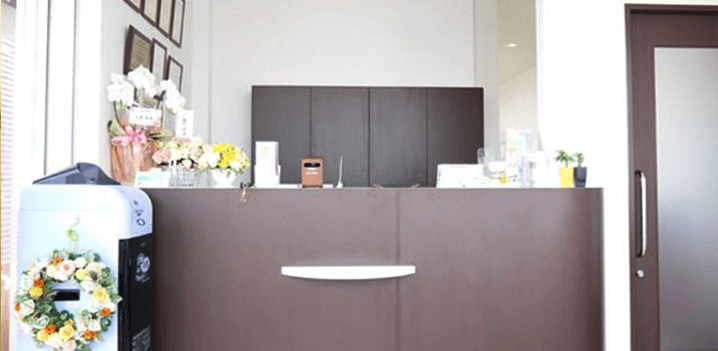 ①外観②受付③診療室