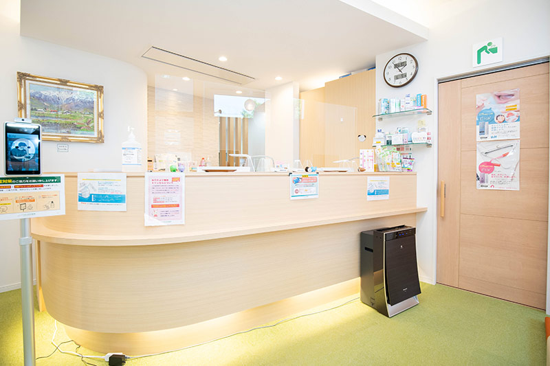 【先進医療機器を導入した充実の設備】【ITI公認インプラントスペシャリスト在籍】一人ひとりにベストな治療をご提案する―くらた歯科医院ー