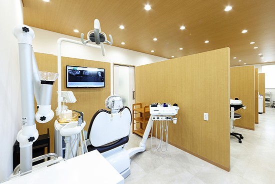 ①外観②診察室③待合室