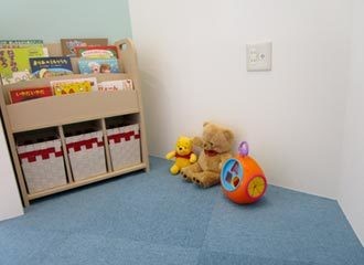 お子様連れの方のためにキッズルームがございます