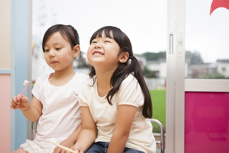 お子様を怖がらせないように段階を踏んだ治療を行っています