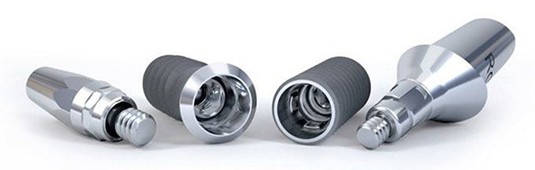 ストローマンインプラントを使用