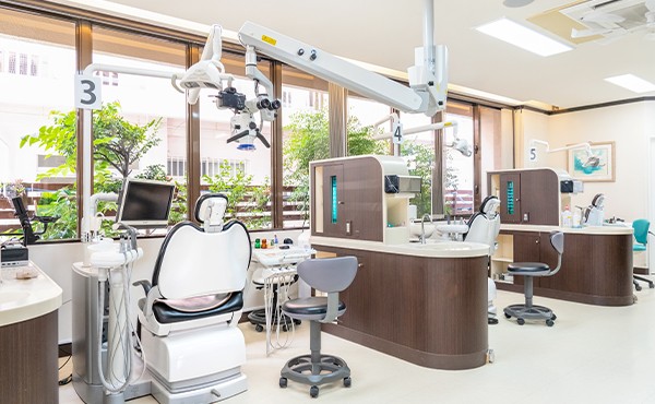 お口の健康を長く維持していくために、予防を軸とした診療を大切にしています。