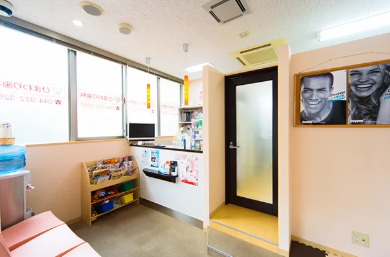 ①思いやりのある治療を行っています②受付③外観