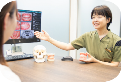 モニターを使用したわかりやすい説明を心がけています。