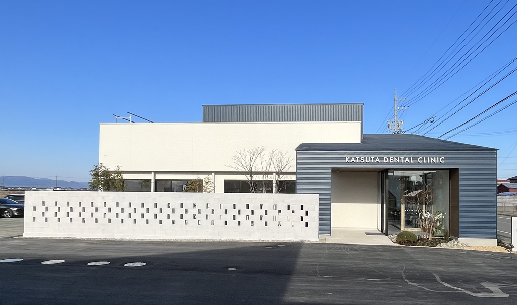 ①医院外観②待合室③診療室