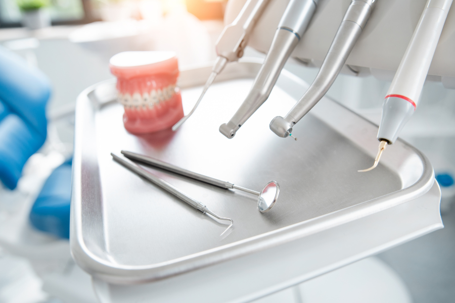 【南平台西口バス停 徒歩1分】虫歯・歯周病の予防から咬み合わせ相談まで幅広く対応するほりお歯科医院