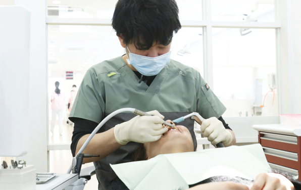 段階的なアプローチと歯周内科治療で歯の保存と炎症改善を目指す