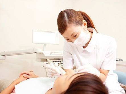 虫歯・歯周病をはじめとする歯の病気全般の治療を行っています