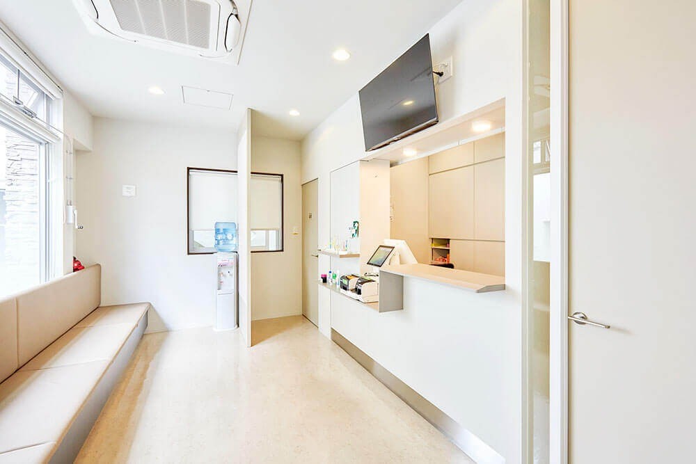 【駐車場完備】専門性の高い診療体制で世代を問わず通いやすい 八木歯科