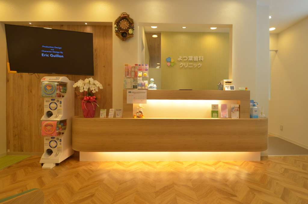 先進のガイドシステムを用いて、的確にインプラントを埋入いたします