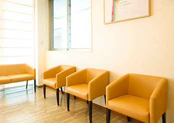 【東岡崎駅北口徒歩3分】噛み合わせとインプラントに注力する岸本歯科