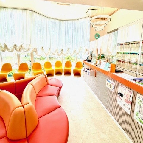 ①受付②診療室③個室診療室