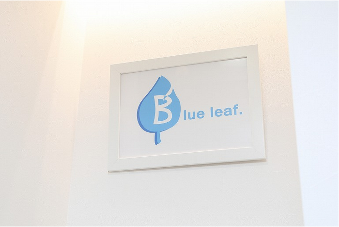 ①待合室②看板③診療チェア