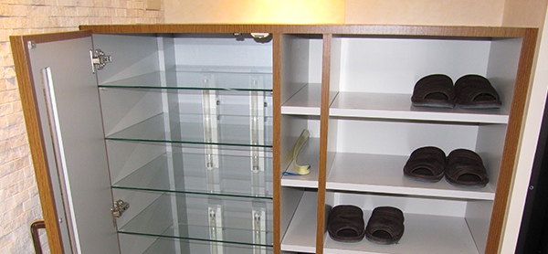 スリッパは下駄箱に入れているだけで殺菌されます