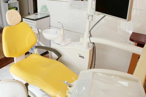 清潔感あるユニットで治療が受けられます