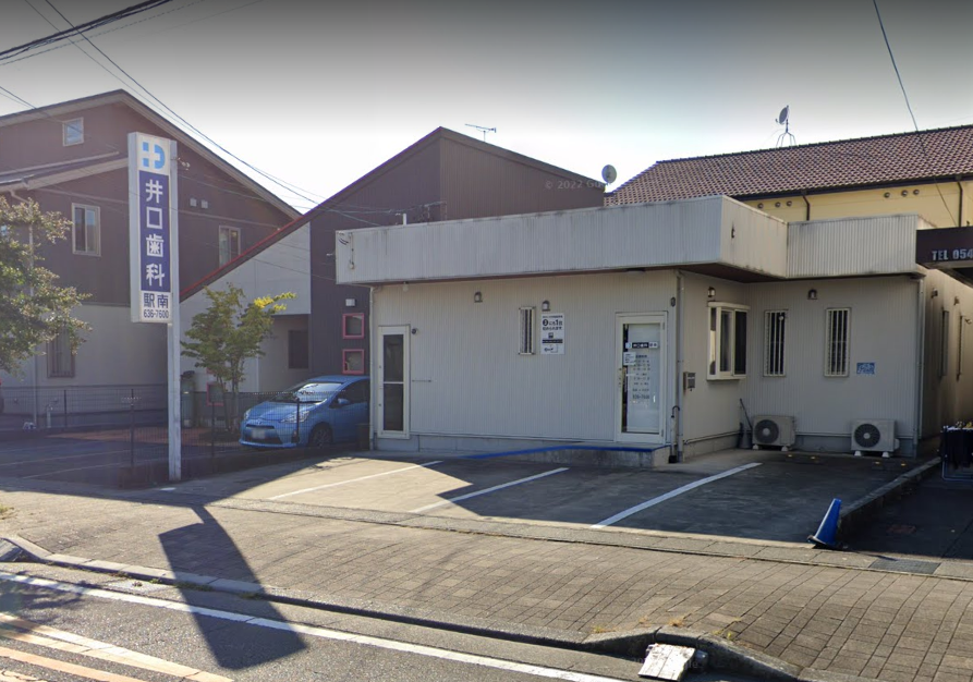 ①クリニック外観　②診察チェア※写真はイメージです。　③治療器具※写真はイメージです。