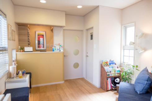 ①外観②受付③診療室