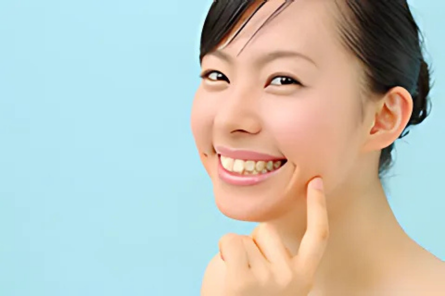 ホワイトニングやセラミック治療があります