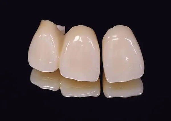 一人ひとりの理想やお悩みに寄り添いながら、より素敵な笑顔につながる治療を提案しています。