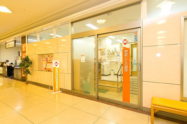 ①外観②受付③診療室