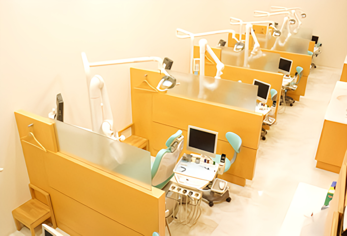 ①外観②受付③診療室