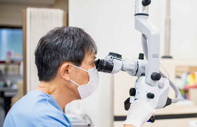 歯科用の精密機器を導入しています