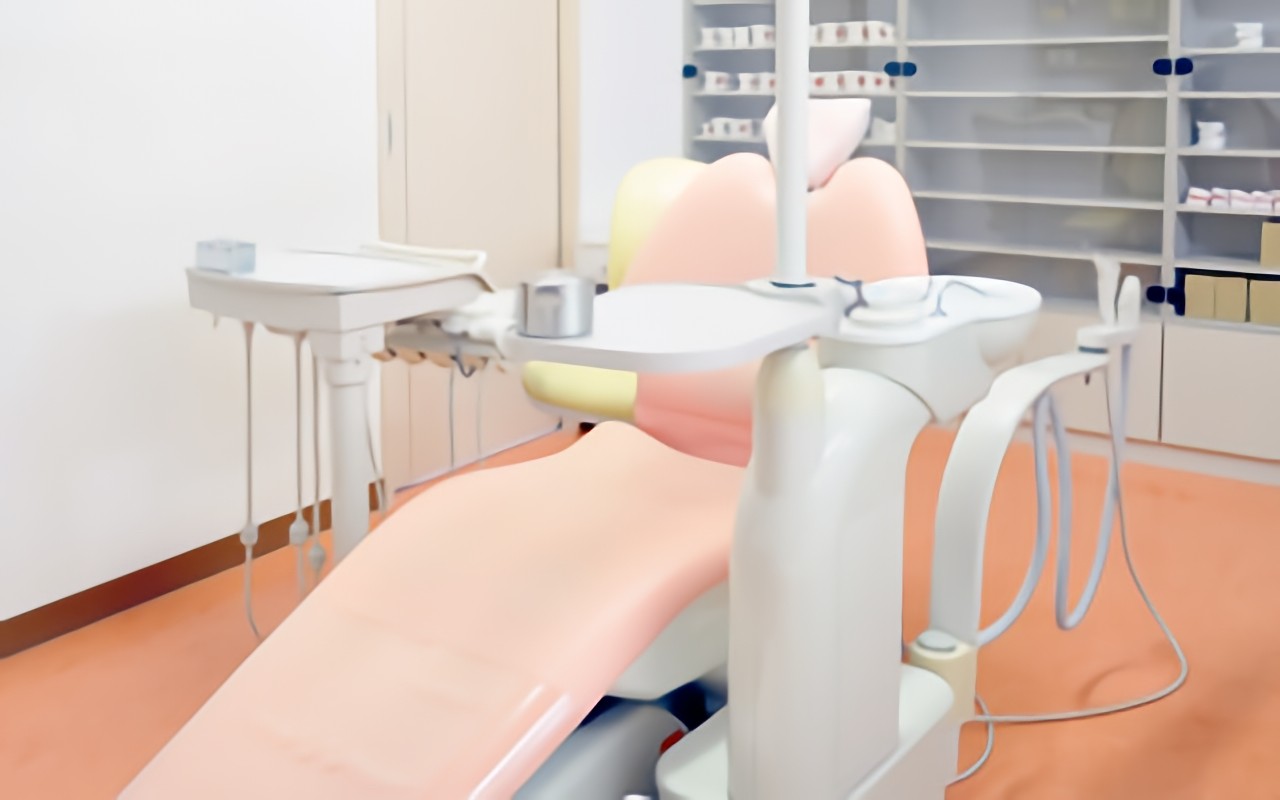 お子様の健やかな成長を見守りながら、将来の自信や健康につながる矯正治療を丁寧に支えています。