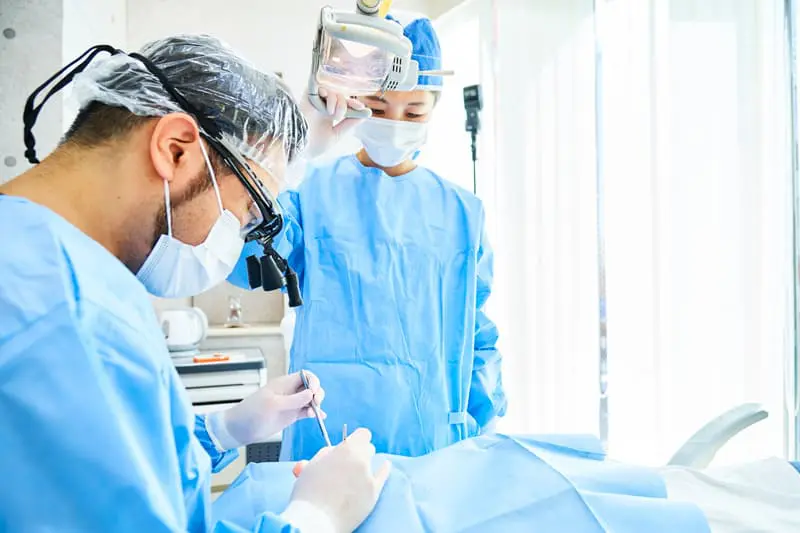 親知らずの抜歯や顎関節の痛み、顎の動きの違和感といった口腔外科領域の診療にも対応しています