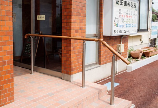 【西田行西小学校口バス停留所から徒歩5分】最新デジタル設備で体への優しさと確かな診断を両立し地域に寄り添う「宮田歯科医院」