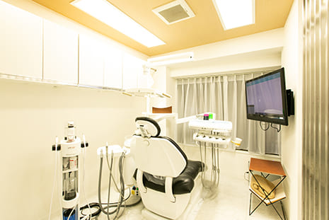 【入谷駅2番出口より徒歩1分】オーダーメイドの最新治療で患者様のご希望に沿った治療を提供する「清水歯科クリニック」